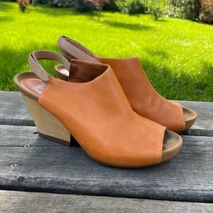 Camper size 41 slingback heels in excellent orange